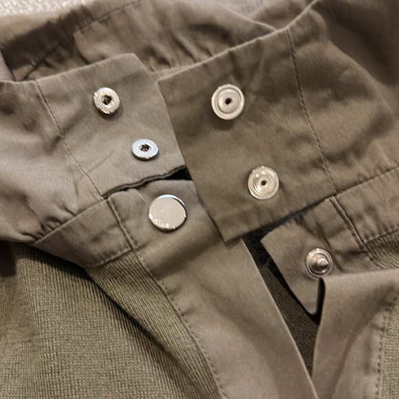 GUCCI sleeveless button down sweater with collar - Picture 3 of 7